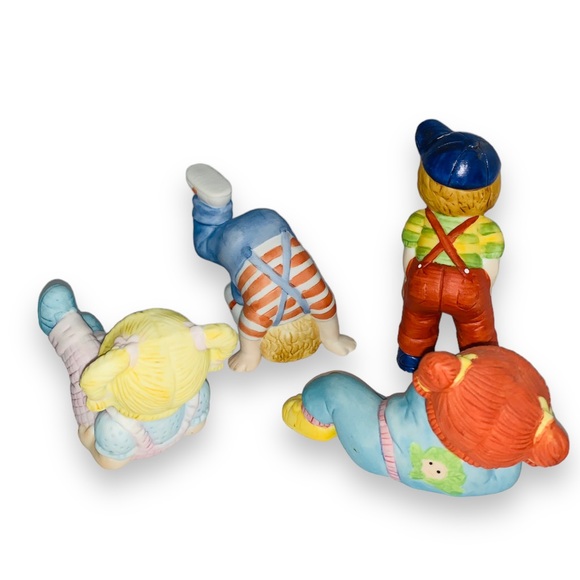 1984 Cabbage Patch Kids Porcelain figurines 
4 Figurines. 2 boys & 2 girls. - Picture 7 of 11